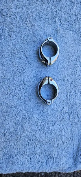 57788-01 Harley-davidson V Rod Vrsc Windshield Mounting Clamp Handlebar 57788-01. Vrod Hardware