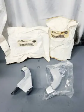 58087-88a Harley-davidson 2 58087 88a Windshield Bracket Left And Righ Softail Springer Nos