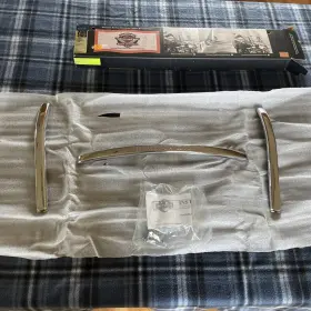58361-95 Harley-davidson Chrome Engraved Windshield Trim Oem Nos