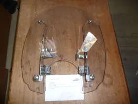 2884168-156 Indian Scout Oem Medium 21 Inch Quick Release Windshield Good Shape