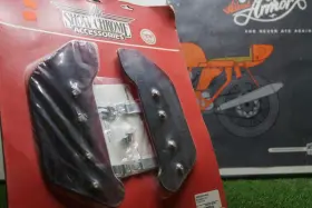 52-667l Show Chrome Lower Side Wind Deflector - Plum